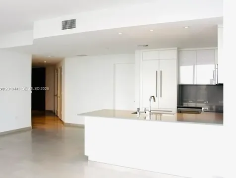 68 SE 6th Street Miami FL 33131