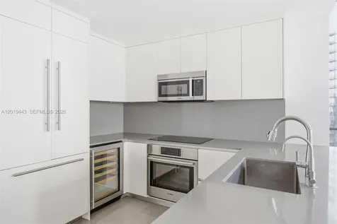 68 SE 6th Street Miami FL 33131