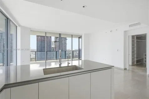 68 SE 6th Street Miami FL 33131