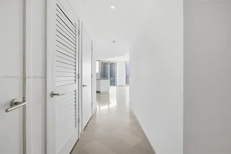 68 SE 6th Street Miami FL 33131