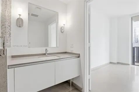 68 SE 6th Street Miami FL 33131