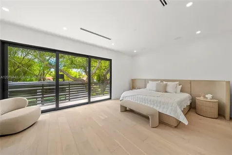 280 NW 47th Street Miami FL 33127
