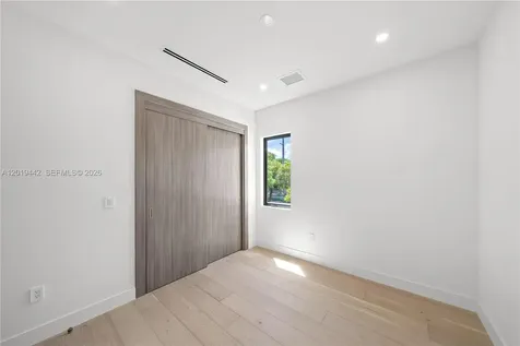 280 NW 47th Street Miami FL 33127
