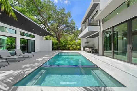 280 NW 47th Street Miami FL 33127