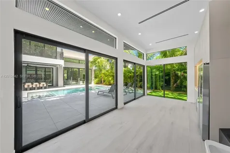 280 NW 47th Street Miami FL 33127