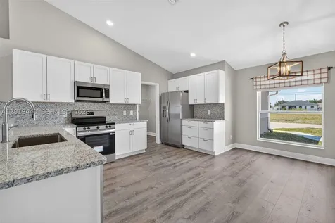 409 NE 25th Terrace Cape Coral FL 33909