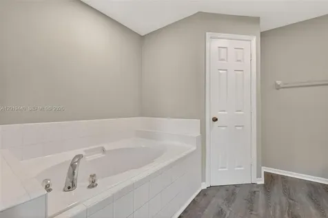 409 NE 25th Terrace Cape Coral FL 33909
