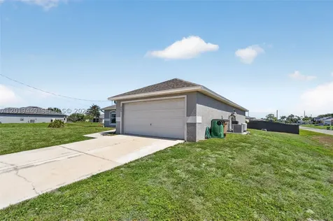 409 NE 25th Terrace Cape Coral FL 33909