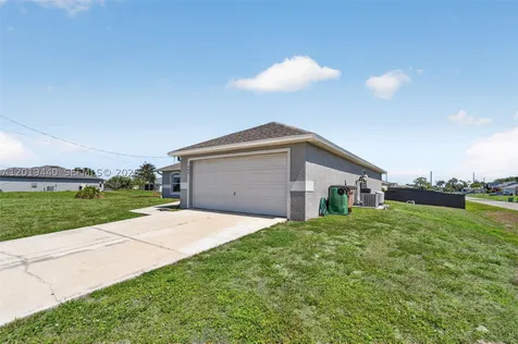 409 NE 25th Terrace Cape Coral FL 33909