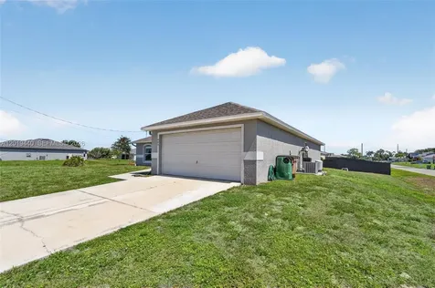 409 NE 25th Terrace Cape Coral FL 33909