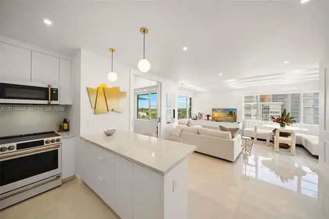 5255 Collins Avenue Miami Beach FL 33140