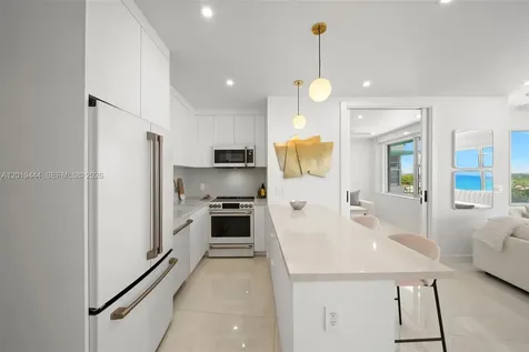 5255 Collins Avenue Miami Beach FL 33140