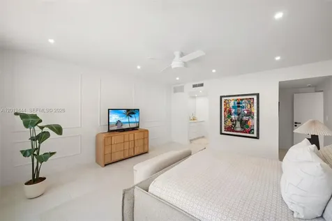 5255 Collins Avenue Miami Beach FL 33140