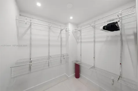 5255 Collins Avenue Miami Beach FL 33140