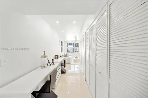 5255 Collins Avenue Miami Beach FL 33140