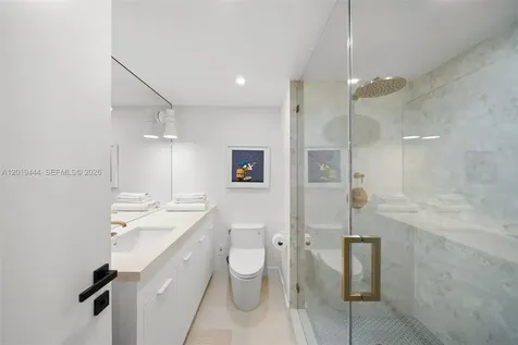 5255 Collins Avenue Miami Beach FL 33140