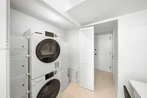 5255 Collins Avenue Miami Beach FL 33140