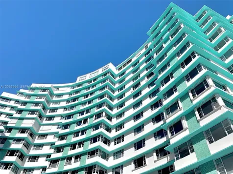 5255 Collins Avenue Miami Beach FL 33140