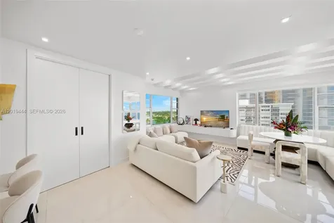 5255 Collins Avenue Miami Beach FL 33140