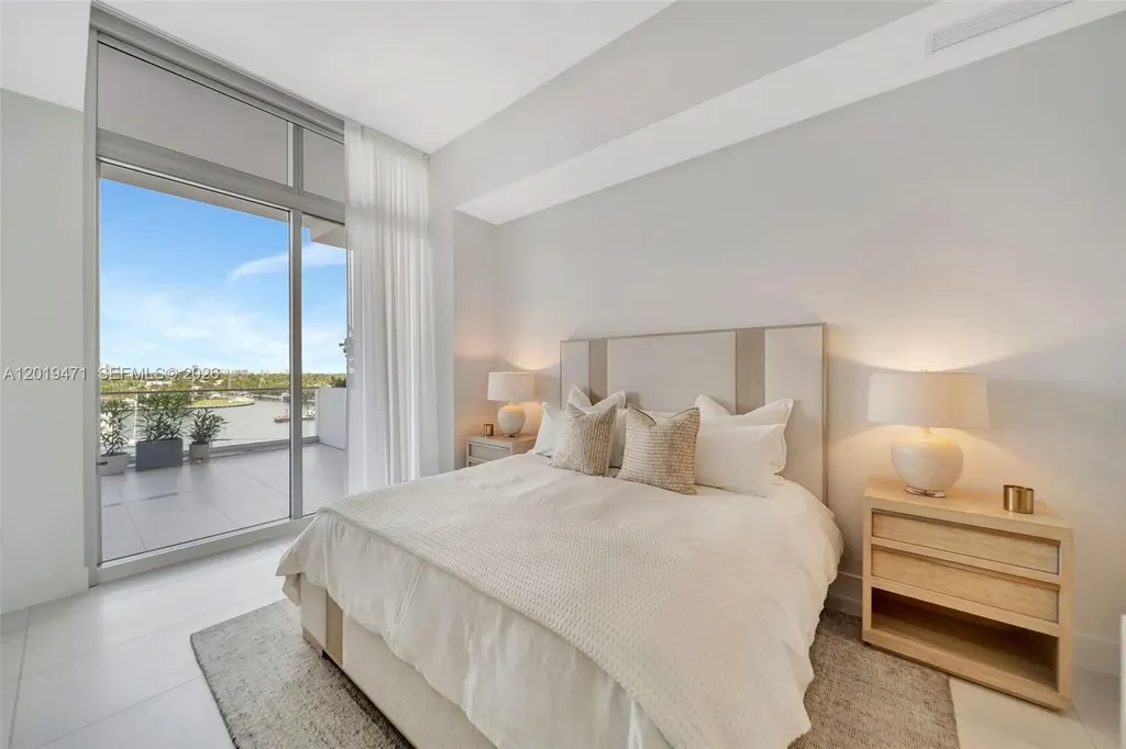 153 N Seabreeze Fort Lauderdale FL 33304