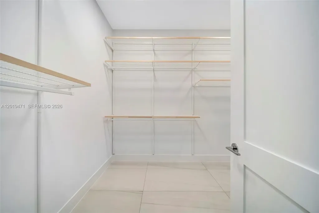 153 N Seabreeze Fort Lauderdale FL 33304