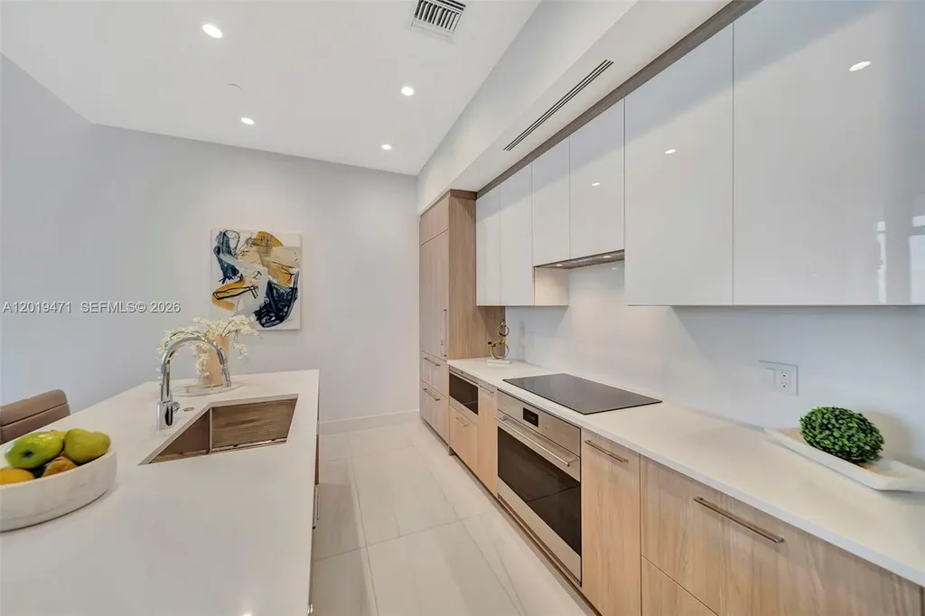 153 N Seabreeze Fort Lauderdale FL 33304