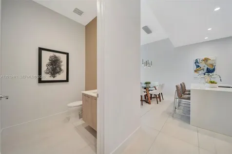 153 N Seabreeze Fort Lauderdale FL 33304
