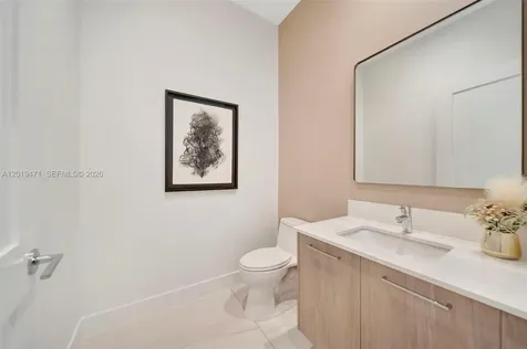 153 N Seabreeze Fort Lauderdale FL 33304