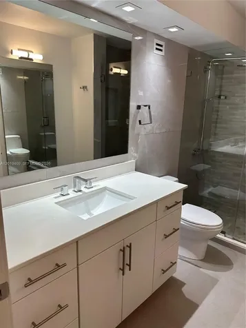 6039 Collins Avenue Miami Beach FL 33140