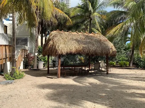 6039 Collins Avenue Miami Beach FL 33140