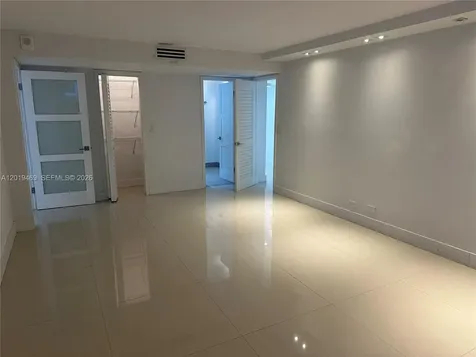 6039 Collins Avenue Miami Beach FL 33140
