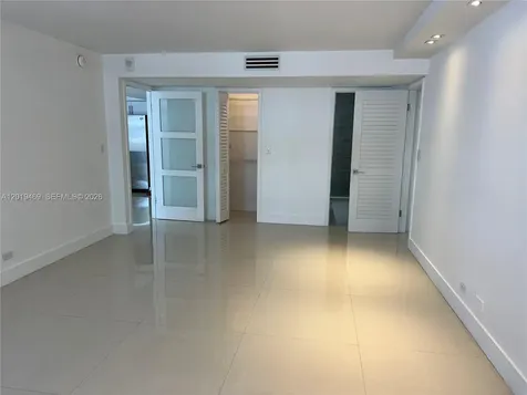 6039 Collins Avenue Miami Beach FL 33140