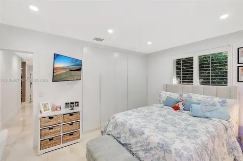 7711 Miami View Drive North Bay Village FL 33141