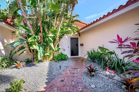 7711 Miami View Drive North Bay Village FL 33141
