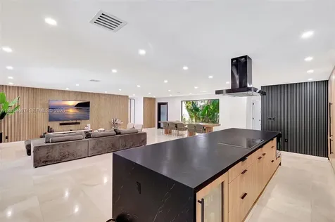 7711 Miami View Drive North Bay Village FL 33141