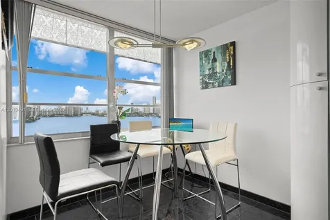 301 174 Sunny Isles Beach FL 33160