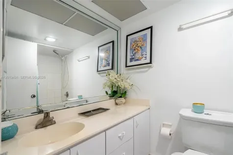 301 174 Sunny Isles Beach FL 33160