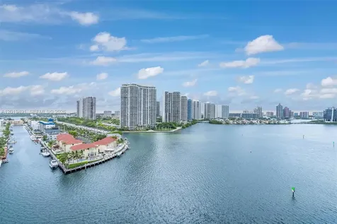 301 174 Sunny Isles Beach FL 33160