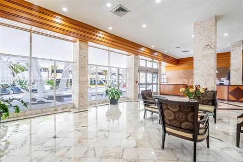 301 174 Sunny Isles Beach FL 33160