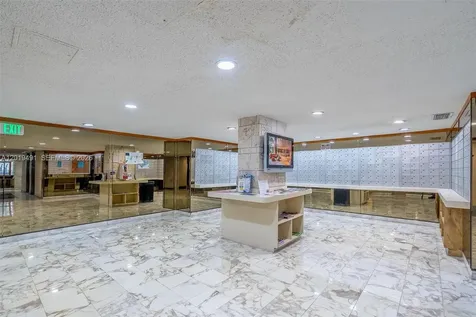 301 174 Sunny Isles Beach FL 33160