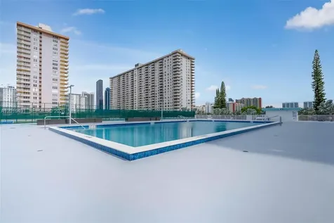 301 174 Sunny Isles Beach FL 33160