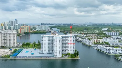 301 174 Sunny Isles Beach FL 33160