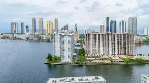301 174 Sunny Isles Beach FL 33160
