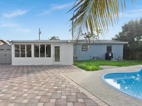 5731 SW 54th Terrace Davie FL 33314