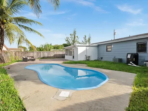 5731 SW 54th Terrace Davie FL 33314