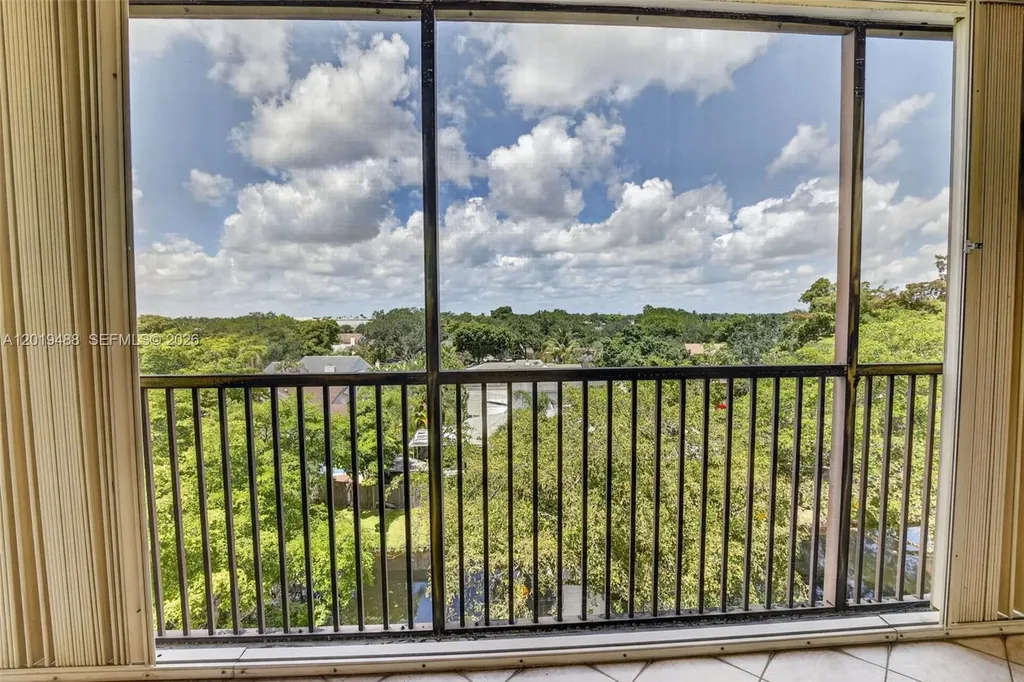 2808 N 46th Avenue Hollywood FL 33021