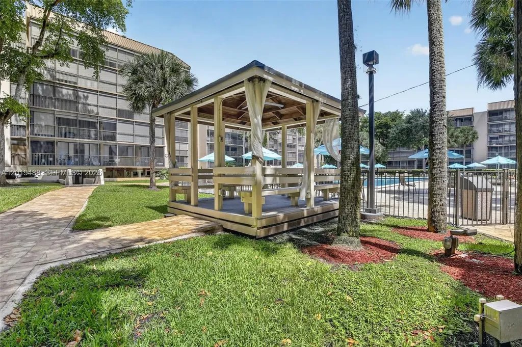 2808 N 46th Avenue Hollywood FL 33021