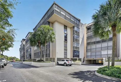 2808 N 46th Avenue Hollywood FL 33021