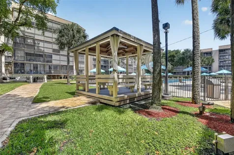 2808 N 46th Avenue Hollywood FL 33021