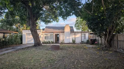 76 W 14th Street Hialeah FL 33010